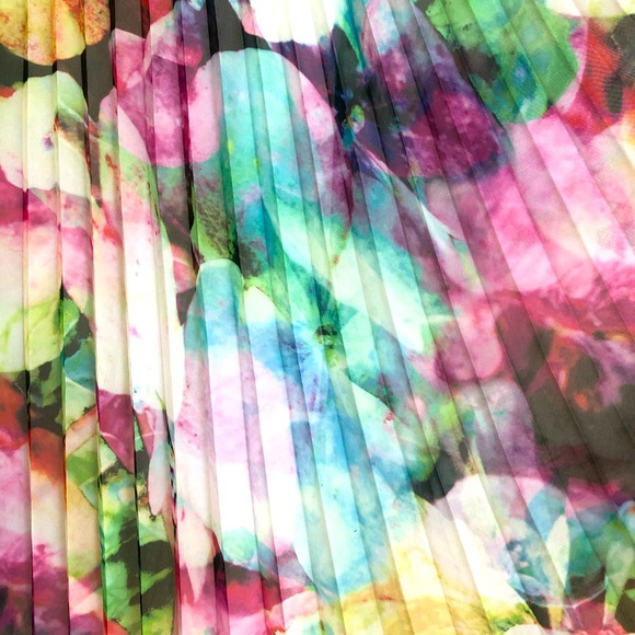 Summer Dress - A line - Picture 2 of 4